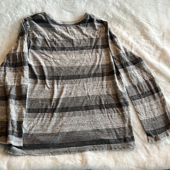 BOYS XL Old Navy Long Sleeve Tee - Picture 3 of 3